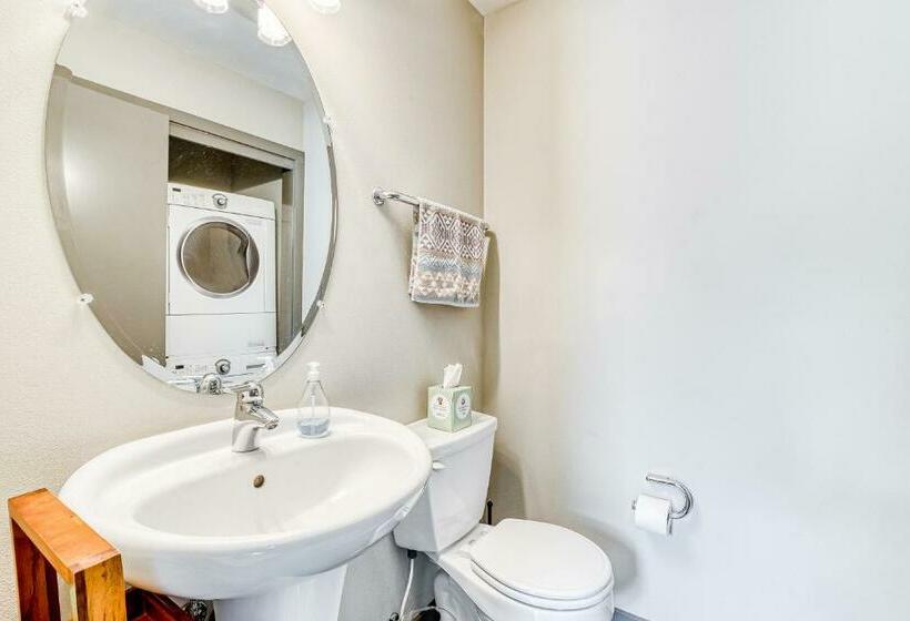 דירת שני חדרים, Mosier Creek Place