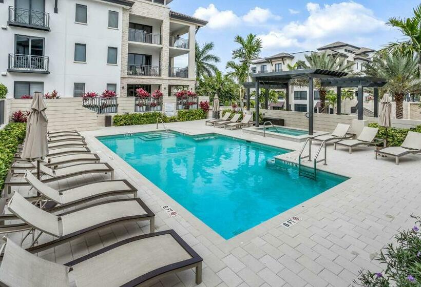 带3个卧室的公寓, Naples Square Paradise