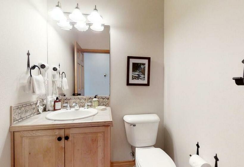 דירת שלושה חדרים, Evergreens 03