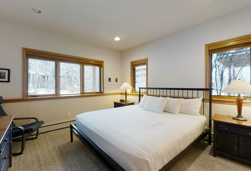 דירת שלושה חדרים, Evergreens 03