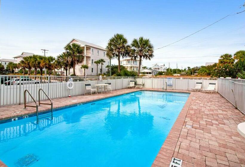 شقة غرفة واحدة, Commodore S Retreat 107