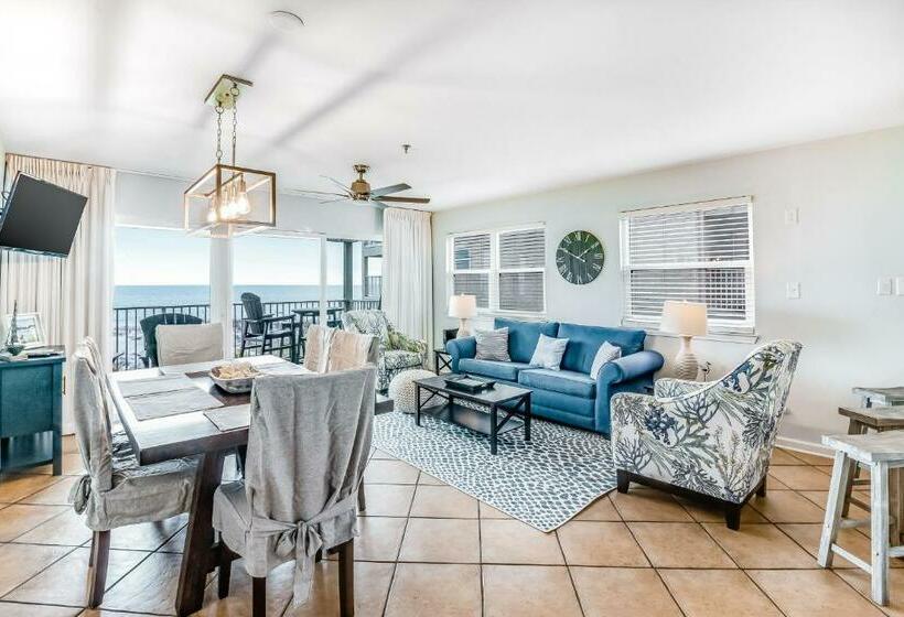 شقة غرفة واحدة, Commodore S Retreat 107