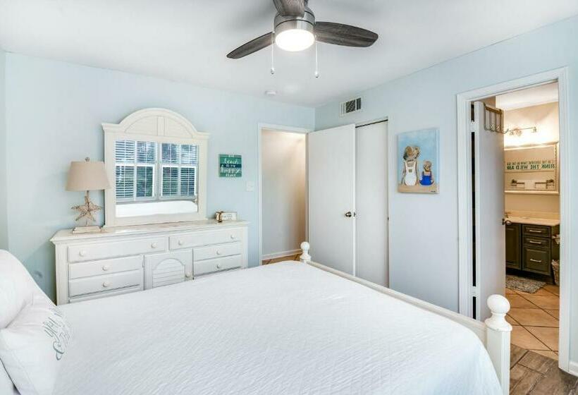 شقة غرفة واحدة, Commodore S Retreat 107