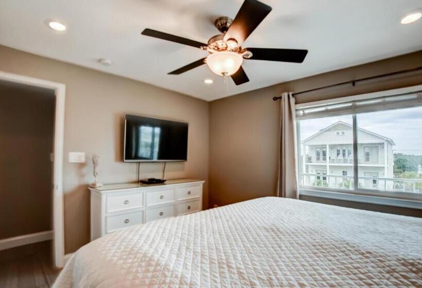 شقة غرفة واحدة, Commodore S Retreat 107