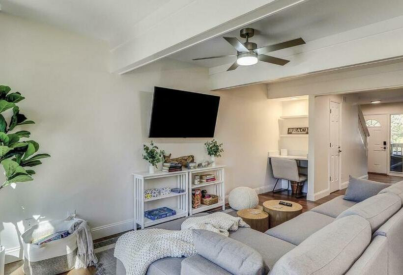 آپارتمان 3 خوابه, Beachwalk 204