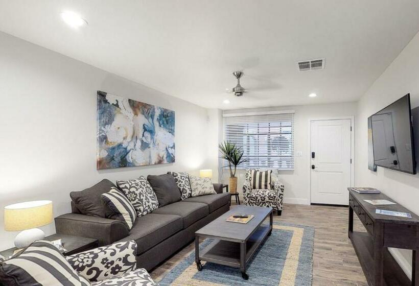 דירת שני חדרים, Historic Oldtown Plaza 201