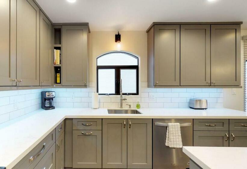 דירת שני חדרים, Historic Oldtown Plaza 201