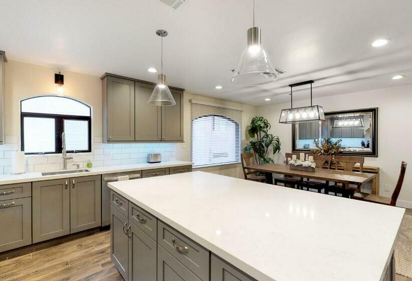 דירת שני חדרים, Historic Oldtown Plaza 201