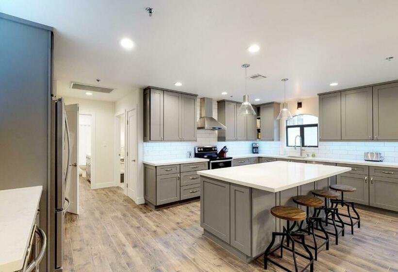 דירת שני חדרים, Historic Oldtown Plaza 201