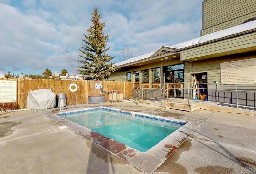 2ベッドルームアパートメント, Meadow Mile Magic