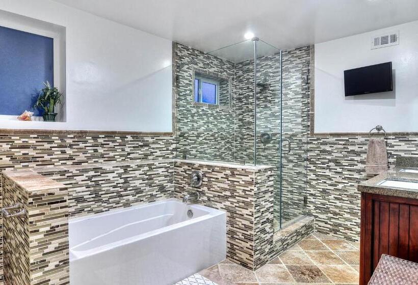 Апартаменты 2 Спальни, North Beach C