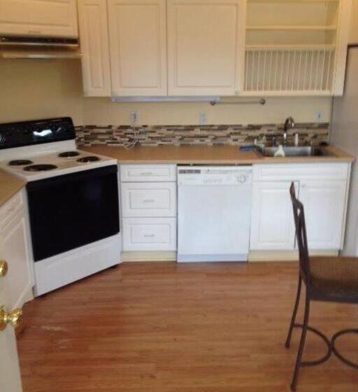 إستوديو قياسى مطل على البحر, Kelli Creek Cottage   Reduced Price On Tours