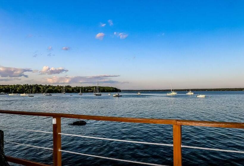 استودیوی استاندارد, Dream Harbor Cottage