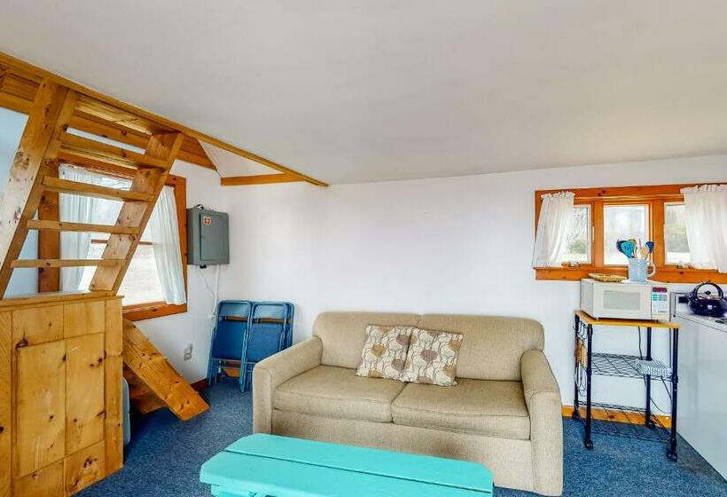 استودیوی استاندارد, Dream Harbor Cottage