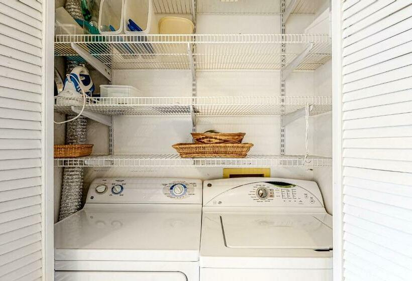 شقة غرفتين, Sunrise Bay