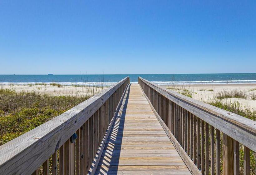 شقة غرفتين, Three Brothers