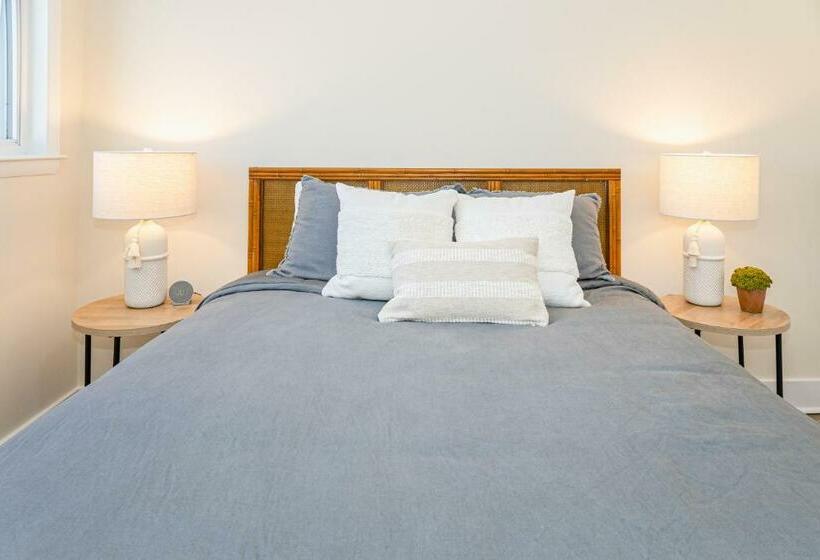 شقة غرفتين, Three Brothers