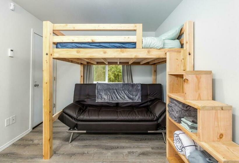 إستوديو قياسى, Alohalaska Studio