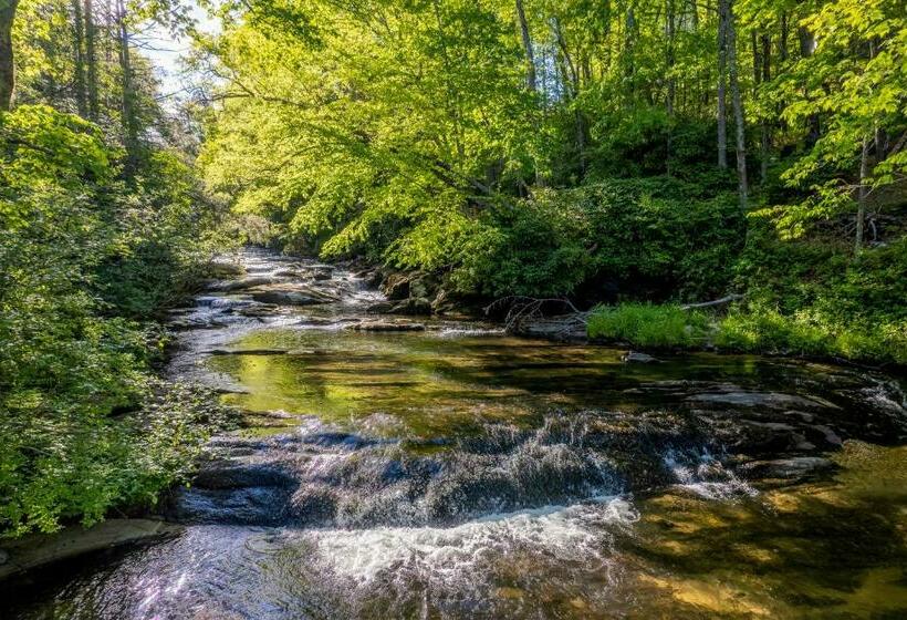 Апартаменты 2 Спальни, Whispering Woods Retreat