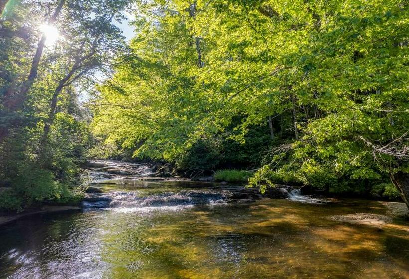 Апартаменты 2 Спальни, Whispering Woods Retreat