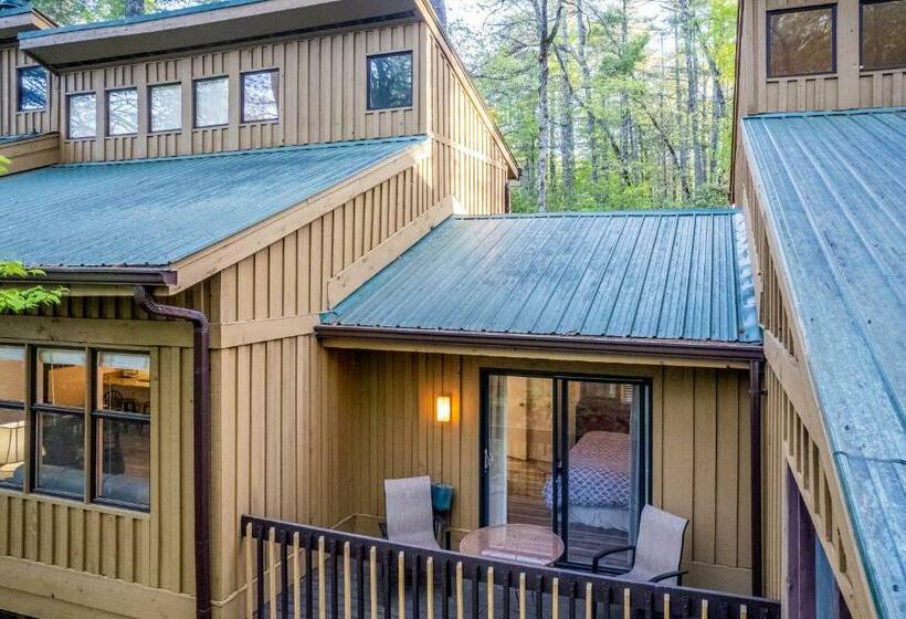 Апартаменты 2 Спальни, Whispering Woods Retreat