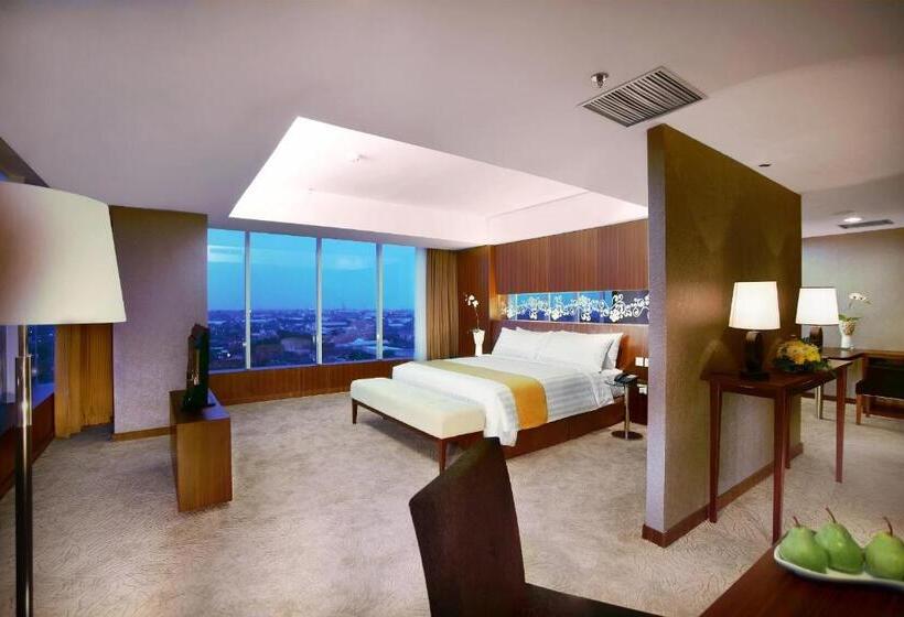 סוויטת ג'וניור, Aston Madiun Hotel & Conference Center