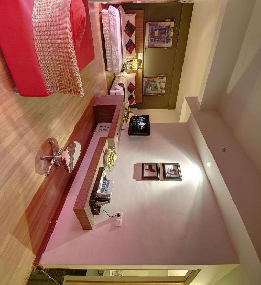 Quarto Familiar, Arenaa Deluxe Boutique