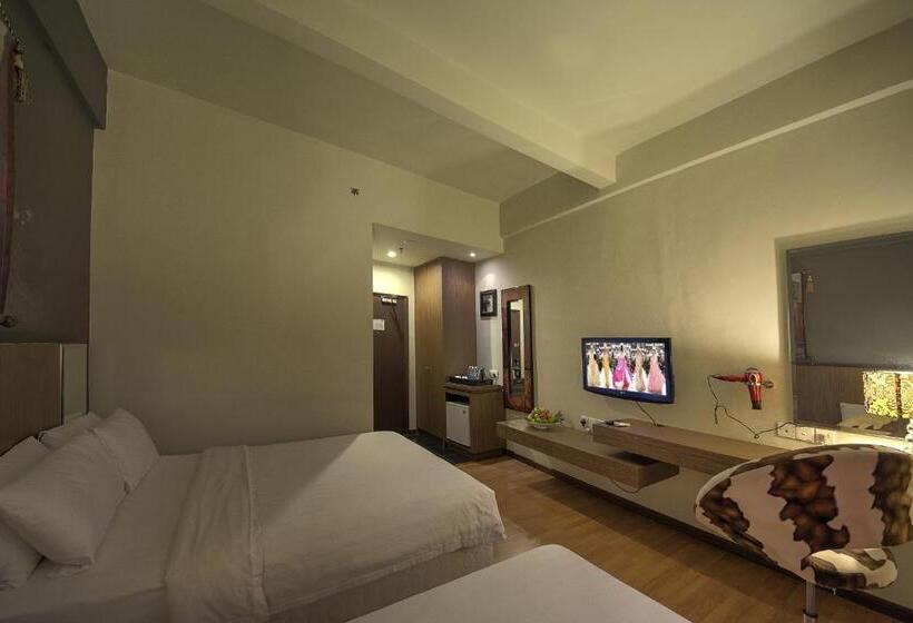 Quarto Quadruplo Premium, Arenaa Deluxe Boutique