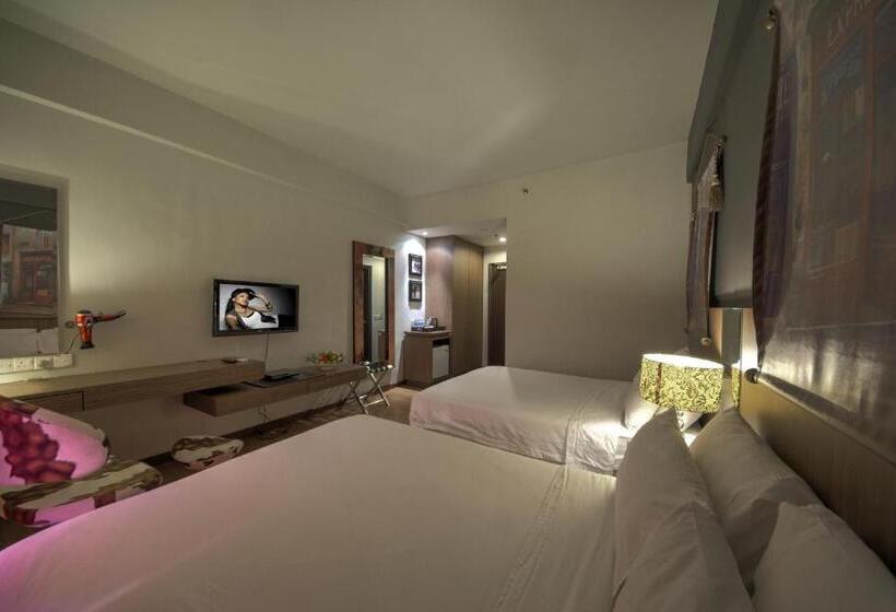 Quarto Quadruplo Premium, Arenaa Deluxe Boutique