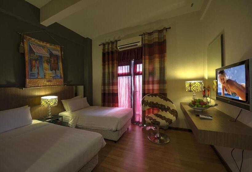 Quarto Quadruplo Premium, Arenaa Deluxe Boutique