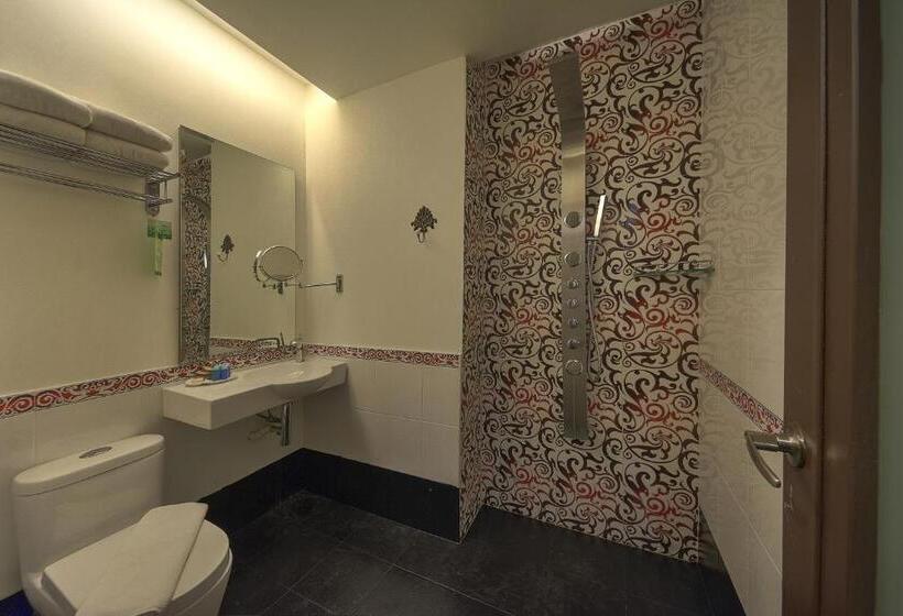 Quarto Quadruplo Premium, Arenaa Deluxe Boutique