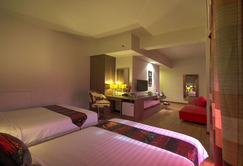 Quarto Familiar, Arenaa Deluxe Boutique