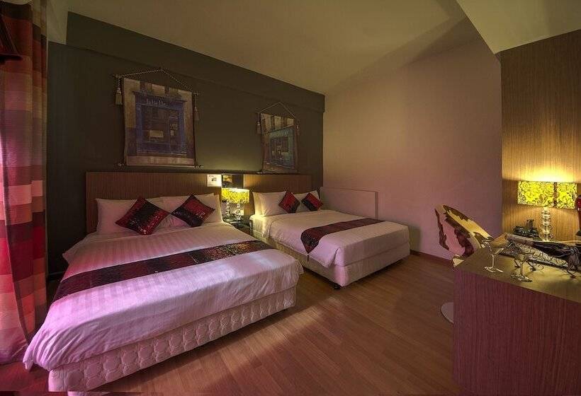 Quarto Familiar, Arenaa Deluxe Boutique