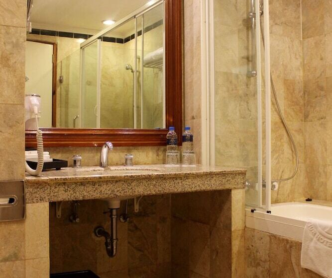 デラックスルーム, Bumi Senyiur