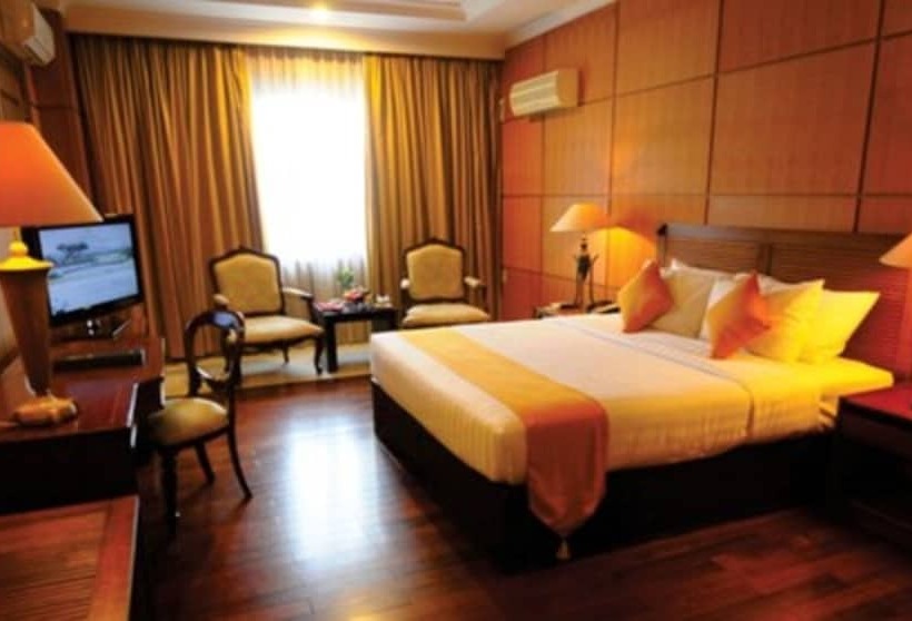 デラックスルーム, Bumi Senyiur