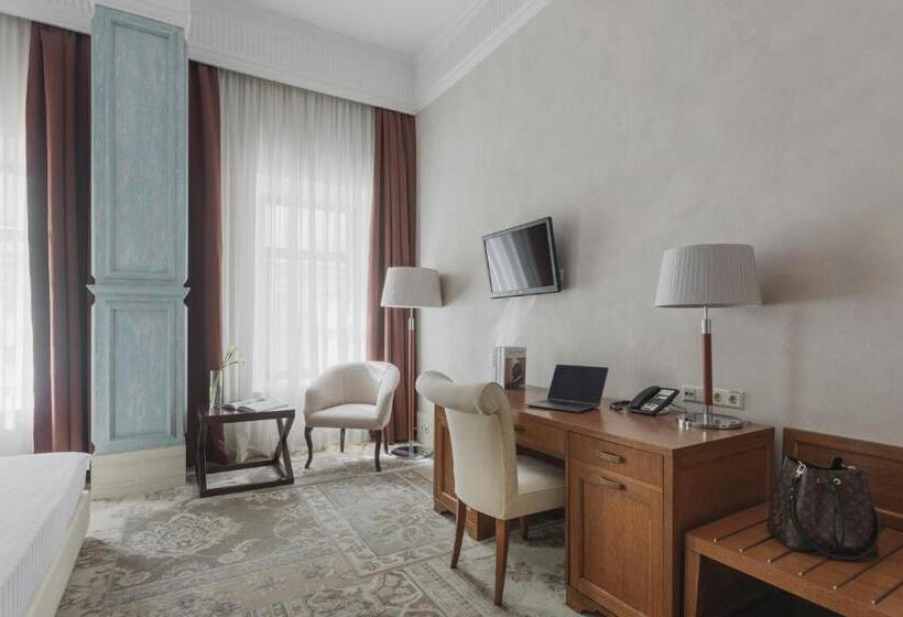 سوییت جونیور, Ribas Duke Boutique