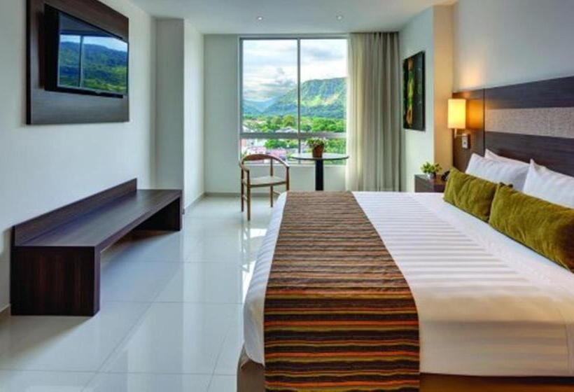 주니어 스위트, Estelar Yopal