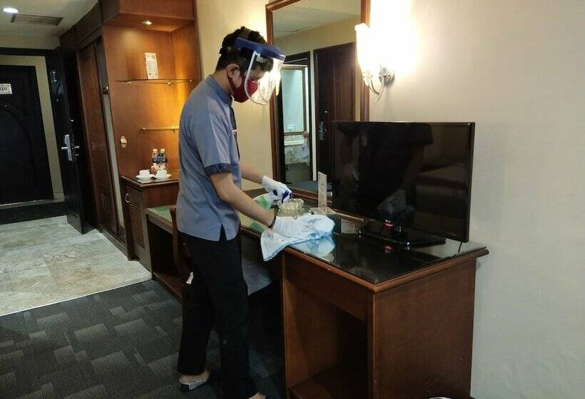 Номер Executive, Furaya