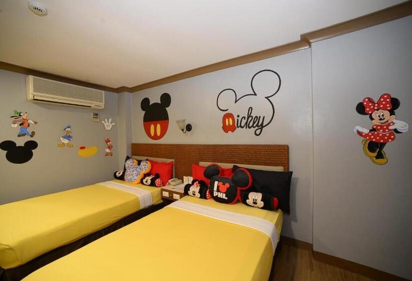 חדר סופריור, The Golden Pine