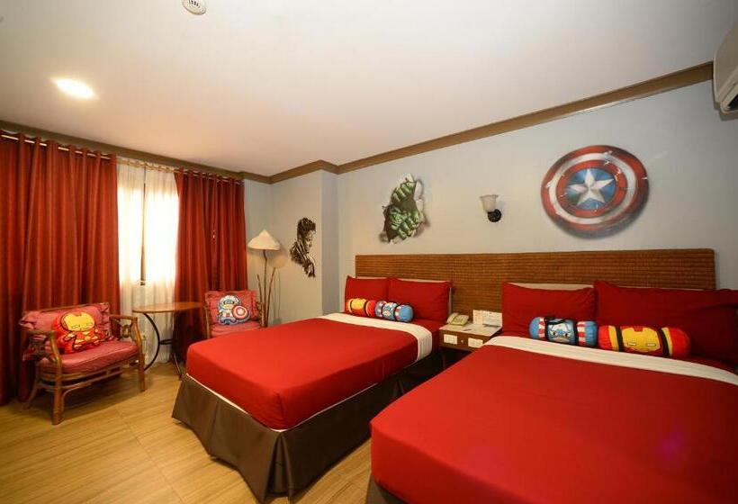 חדר סופריור, The Golden Pine