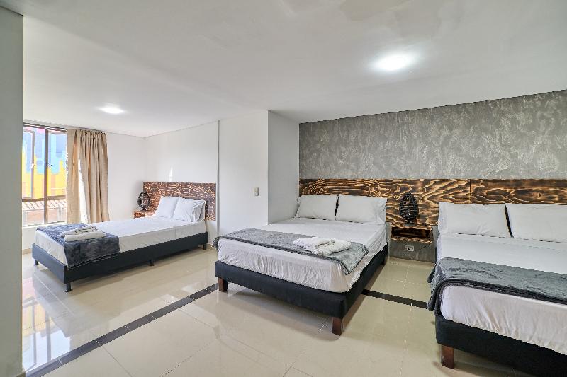 标准三人间, Lobby Park