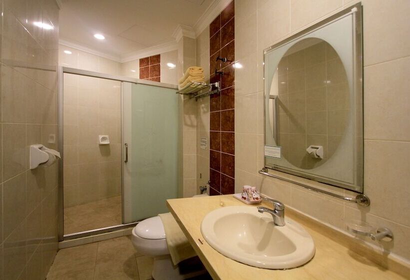 高级大房间, Ming Star