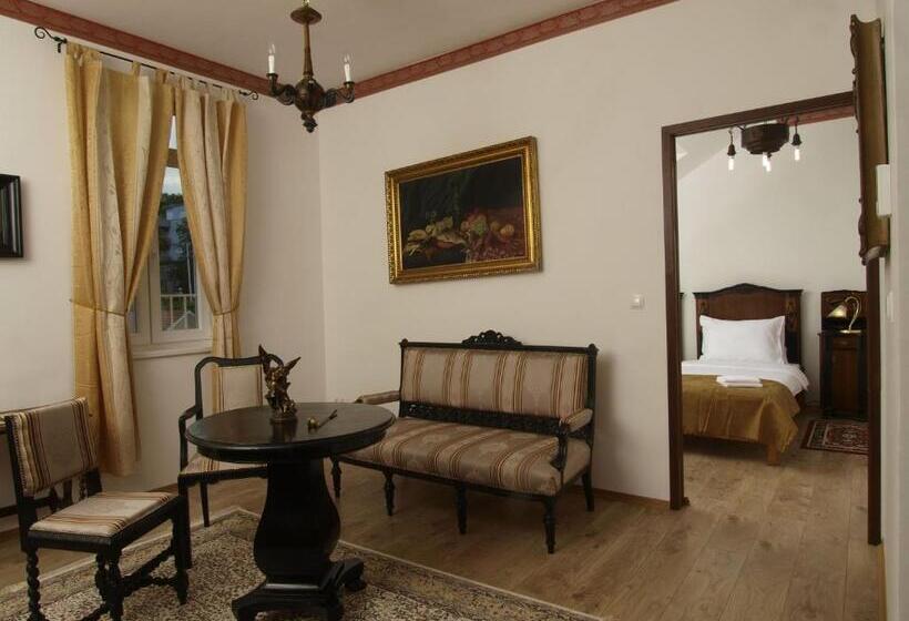 جناح جونيور, Puntijar