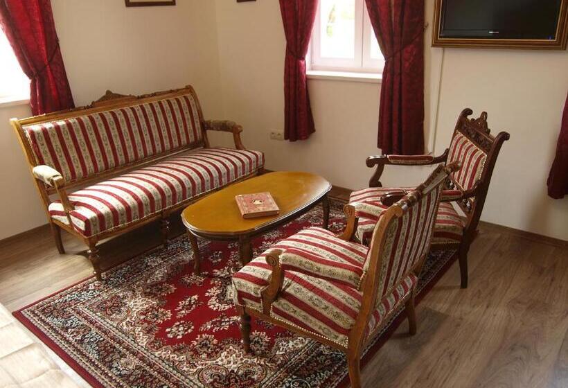 غرفة سوبيريور سرير كينج, Puntijar