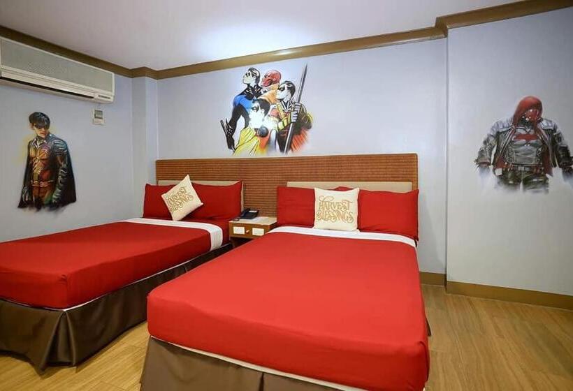 חדר סופריור, The Golden Pine