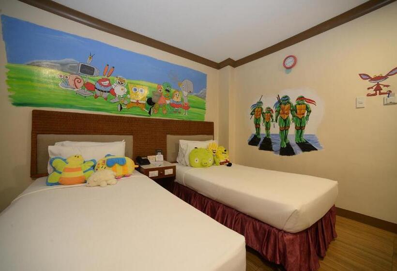 חדר דלוקס, The Golden Pine