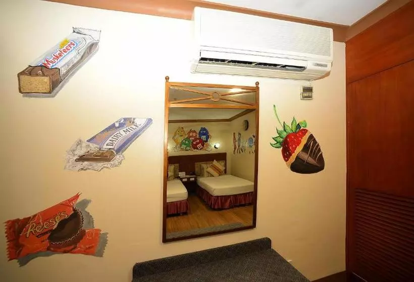 Deluxe Room, The Golden Pine