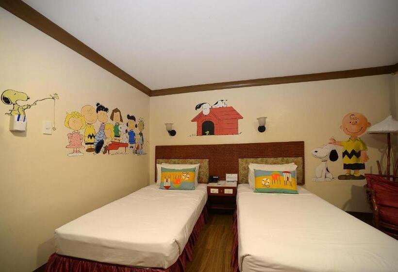 חדר דלוקס, The Golden Pine