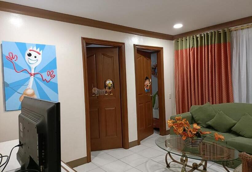 סוויטה אקזקיוטיב, The Golden Pine