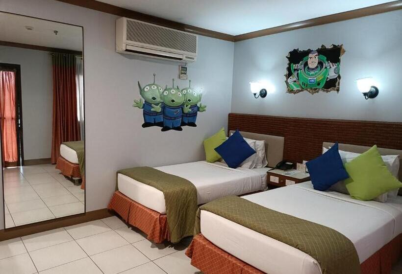 סוויטה אקזקיוטיב, The Golden Pine